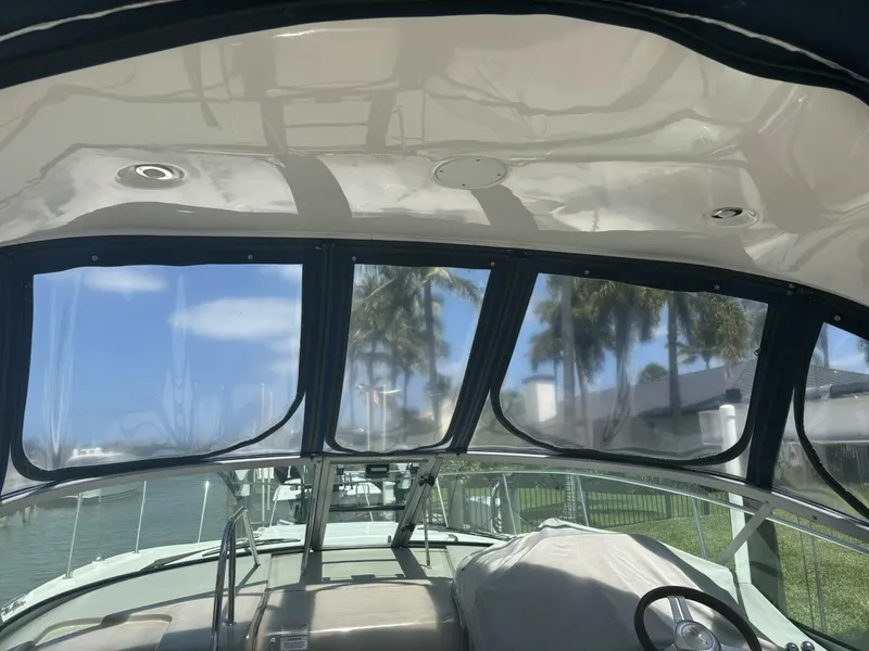 Slide: The Image of Sea Ray 350 Sundancer 2011 - 5304643