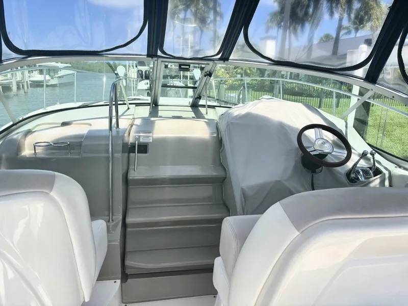 Slide: The Image of Sea Ray 350 Sundancer 2011 - 5304586