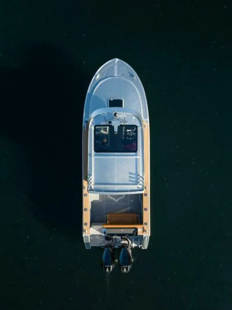 Slide: The Image of Storm (Enclosed) Bow - 5304694