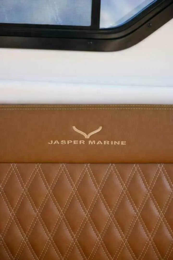 Slide: The Image of Jasper Marine Defender 22 - Storm Bow 2026 - 5304779