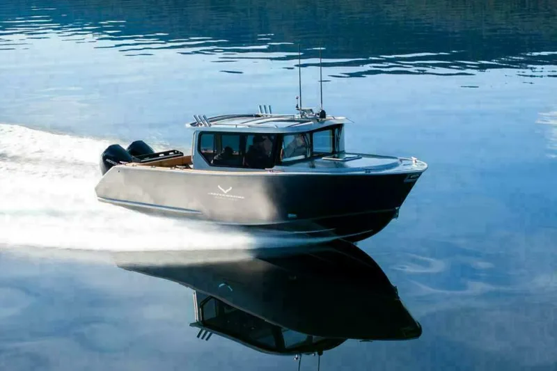 Slide: The Image of Enclosed Storm Bow - 5304833