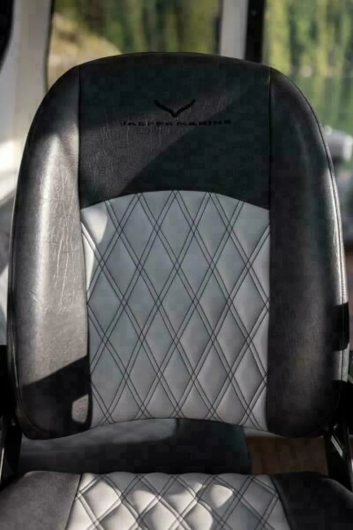 Slide: The Image of Jasper Marine Defender 22 - Storm Bow 2026 - 5304851