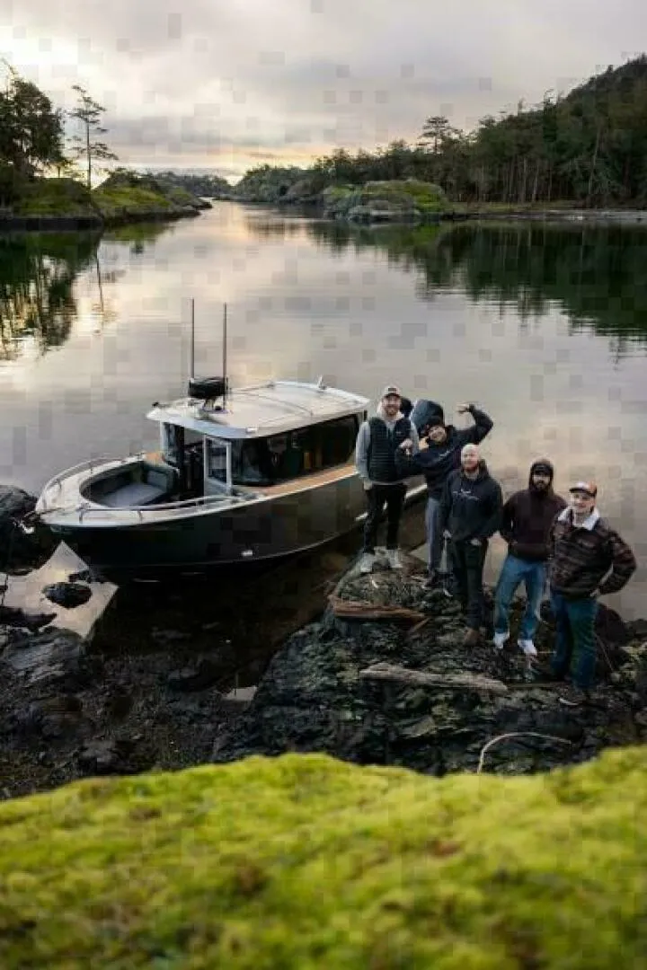 Slide: The Image of Jasper Marine Team! - 5305143