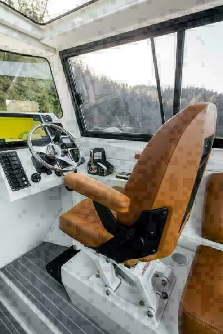 Slide: The Image of Jasper Marine Defender 22 - Storm Bow 2026 - 5305295