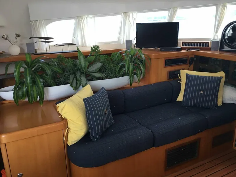 Slide: The Image of 2002 Lagoon 470 Owner Version For Sale Saloon Sofa - 5305542
