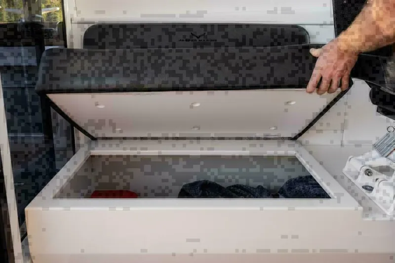 Slide: The Image of Jasper Marine Defender 22 - Storm Bow 2026 - 5305514