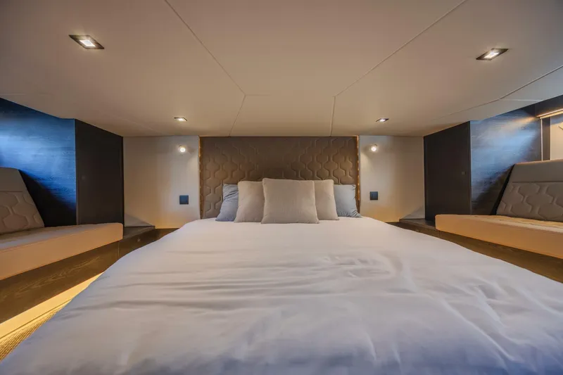 Slide: The Image of Vanquish VQ58 2023 - 5377716