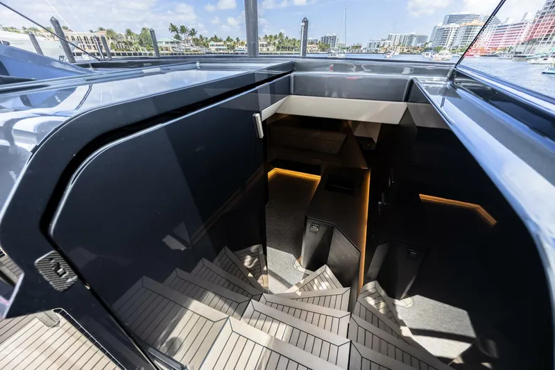 Slide: The Image of Vanquish VQ58 2023 - 5377745