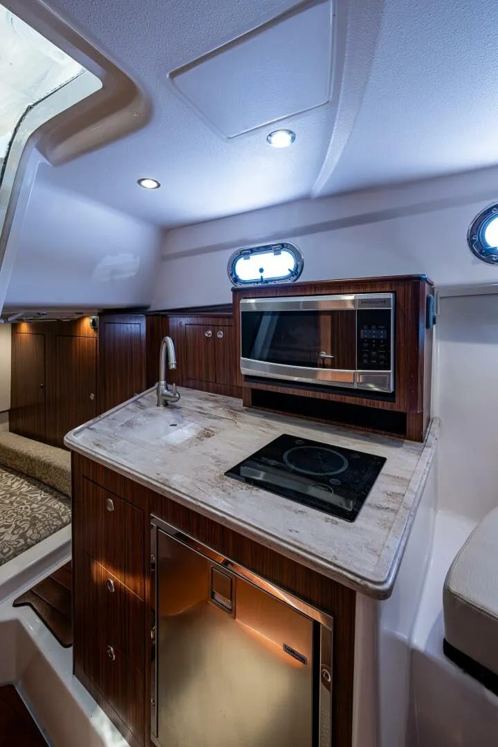 Slide: The Image of Pursuit 325 OS 2017 - 5306673