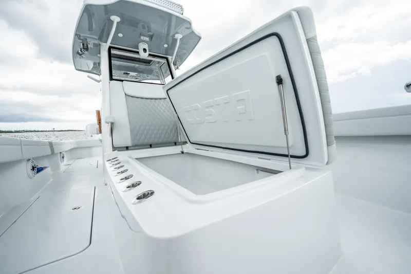 Slide: The Image of Costa Custom 32 TE 2028 - 8065187