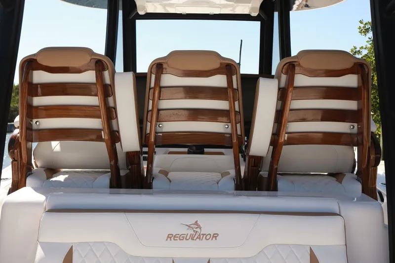 Slide: The Image of Regulator Marine 35cc 2025 - 5307224