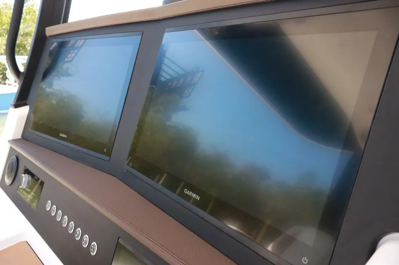 Slide: The Image of Regulator Marine 35cc 2025 - 5307173