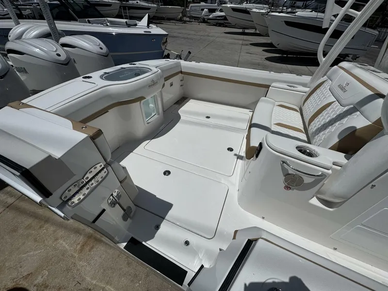 Slide: The Image of Regulator Marine 35cc 2025 - 5326307