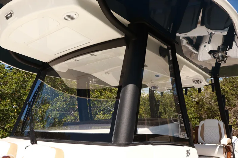 Slide: The Image of Regulator Marine 35cc 2025 - 5307258