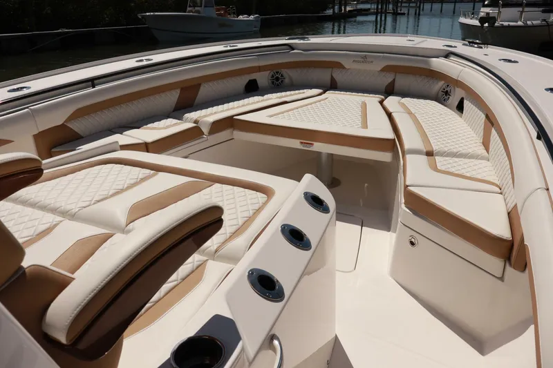 Slide: The Image of Regulator Marine 35cc 2025 - 5307143