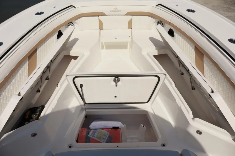 Slide: The Image of Regulator Marine 35cc 2025 - 5307348