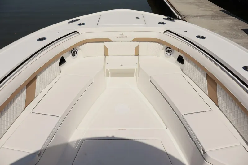 Slide: The Image of Regulator Marine 35cc 2025 - 5307349