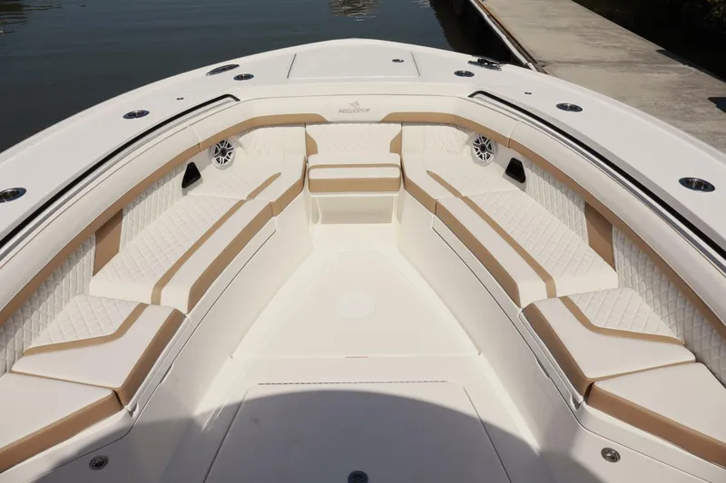 Slide: The Image of Regulator Marine 35cc 2025 - 5307351