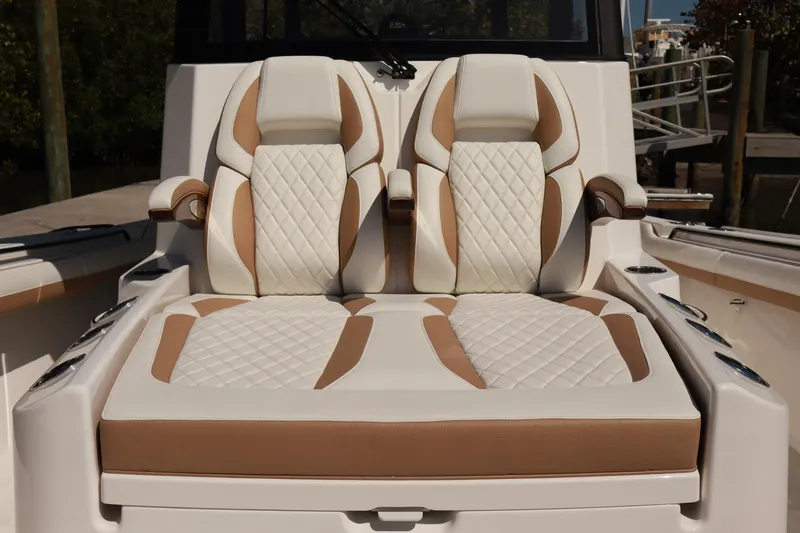 Slide: The Image of Regulator Marine 35cc 2025 - 5307147