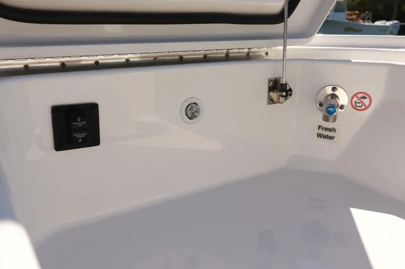 Slide: The Image of Regulator Marine 35cc 2025 - 5307139