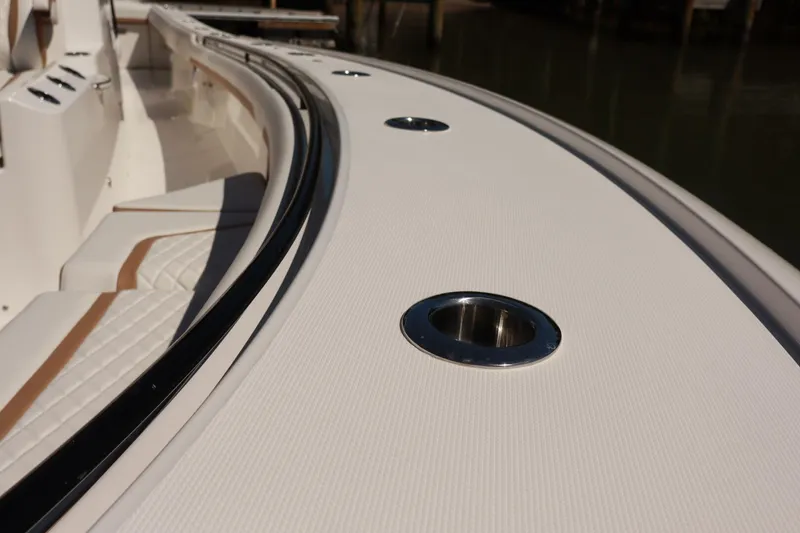 Slide: The Image of Regulator Marine 35cc 2025 - 5307140