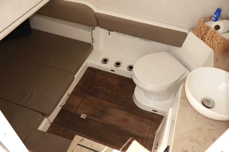 Slide: The Image of Regulator Marine 35cc 2025 - 5307342