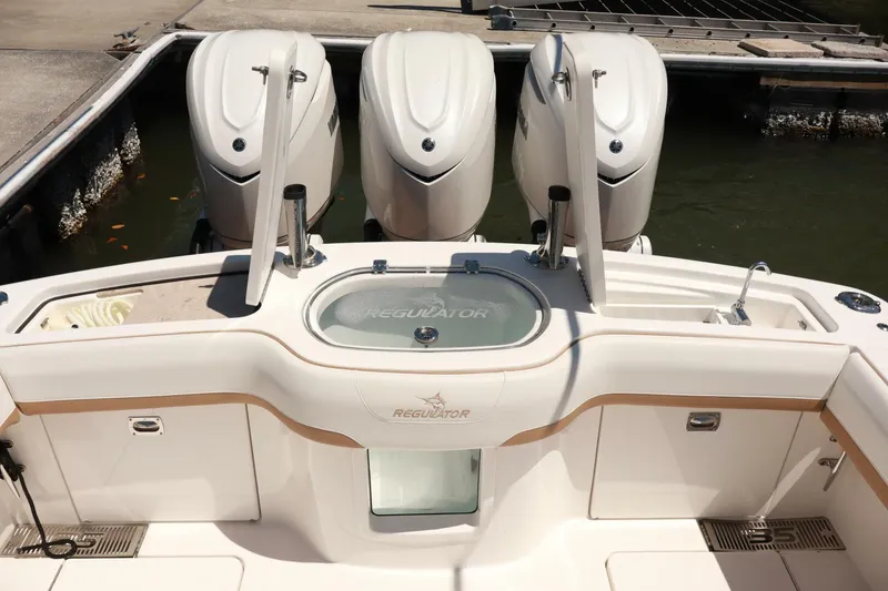 Slide: The Image of Regulator Marine 35cc 2025 - 5307332