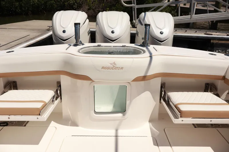 Slide: The Image of Regulator Marine 35cc 2025 - 5307340