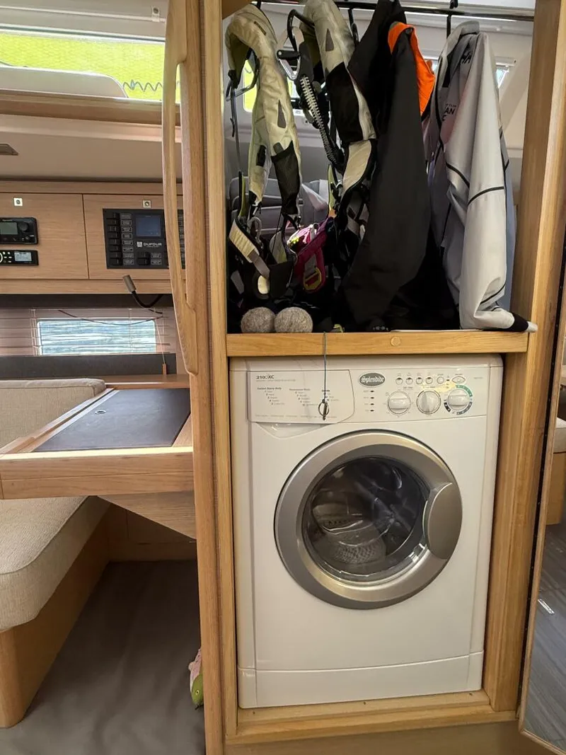 Slide: The Image of Dufour 530 Ocean Version 2022 - 5523005