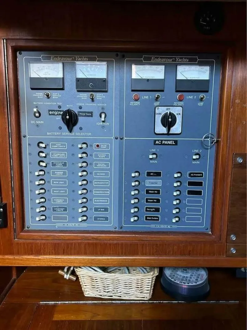 Slide: The Image of Endeavour 42 CC 1986 - 5310590