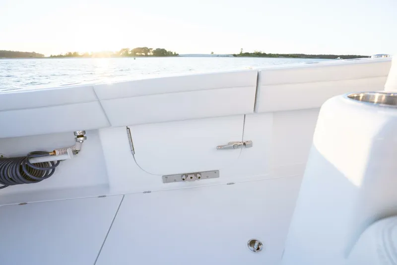 Slide: The Image of Costa Custom 34sv 2026 - 5601569