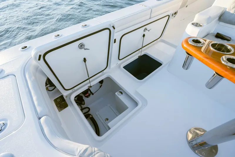 Slide: The Image of Costa Custom 34sv 2026 - 5601588