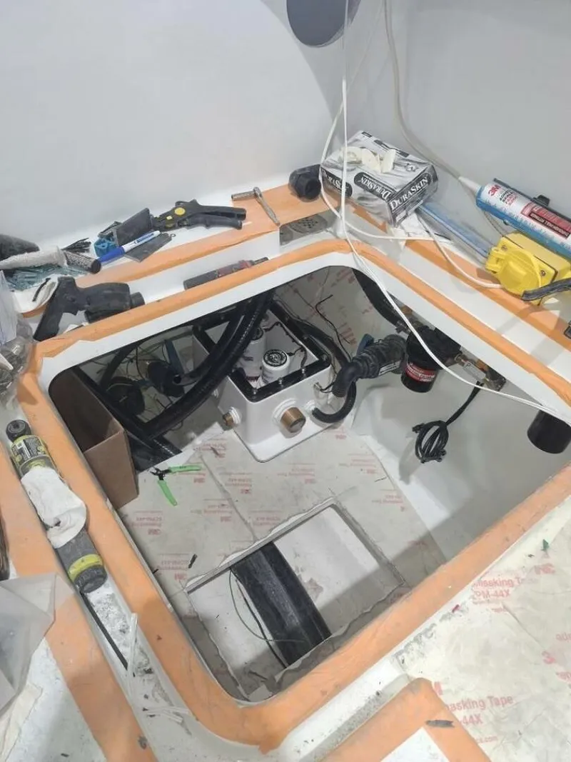 Slide: The Image of Costa Custom 34sv 2026 - 5322892