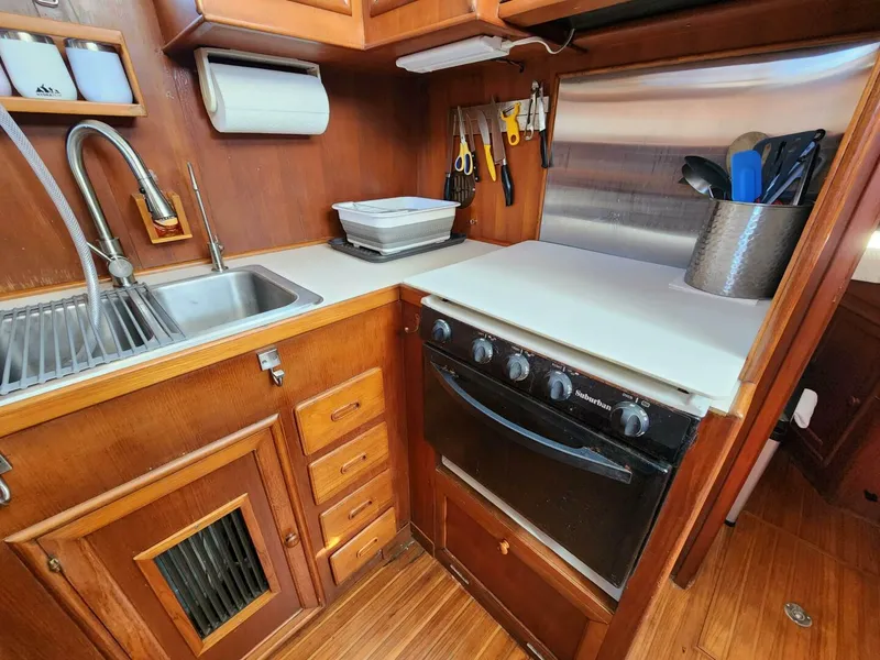 Slide: The Image of Marine Trader LaBelle 40 Sun Deck 1985 - 5308152