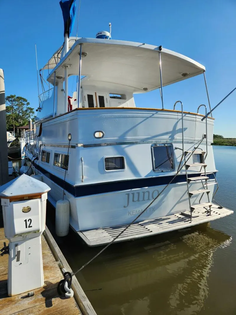 Slide: The Image of Marine Trader LaBelle 40 Sun Deck 1985 - 5308123