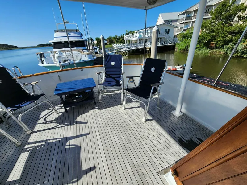 Slide: The Image of Marine Trader LaBelle 40 Sun Deck 1985 - 5308387