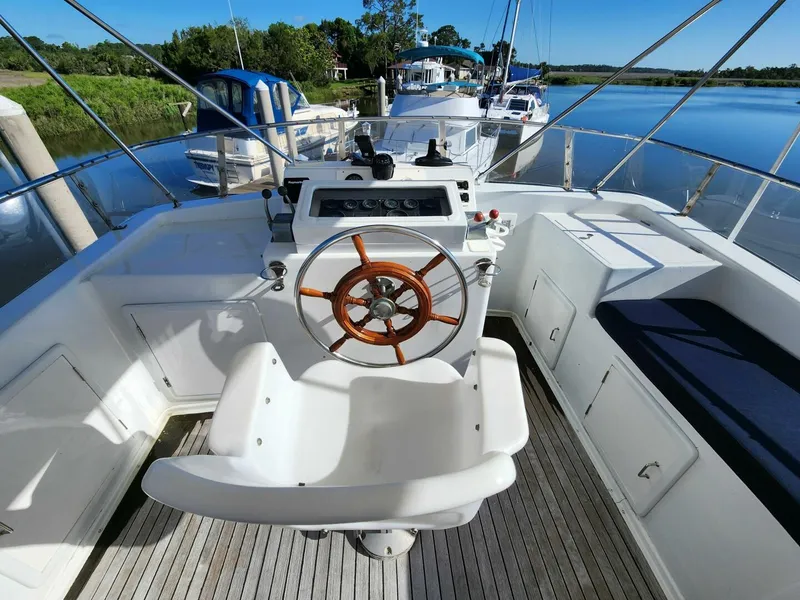 Slide: The Image of Marine Trader LaBelle 40 Sun Deck 1985 - 5308389