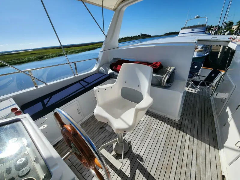 Slide: The Image of Marine Trader LaBelle 40 Sun Deck 1985 - 5308391