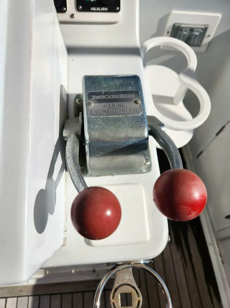 Slide: The Image of Marine Trader LaBelle 40 Sun Deck 1985 - 5308421