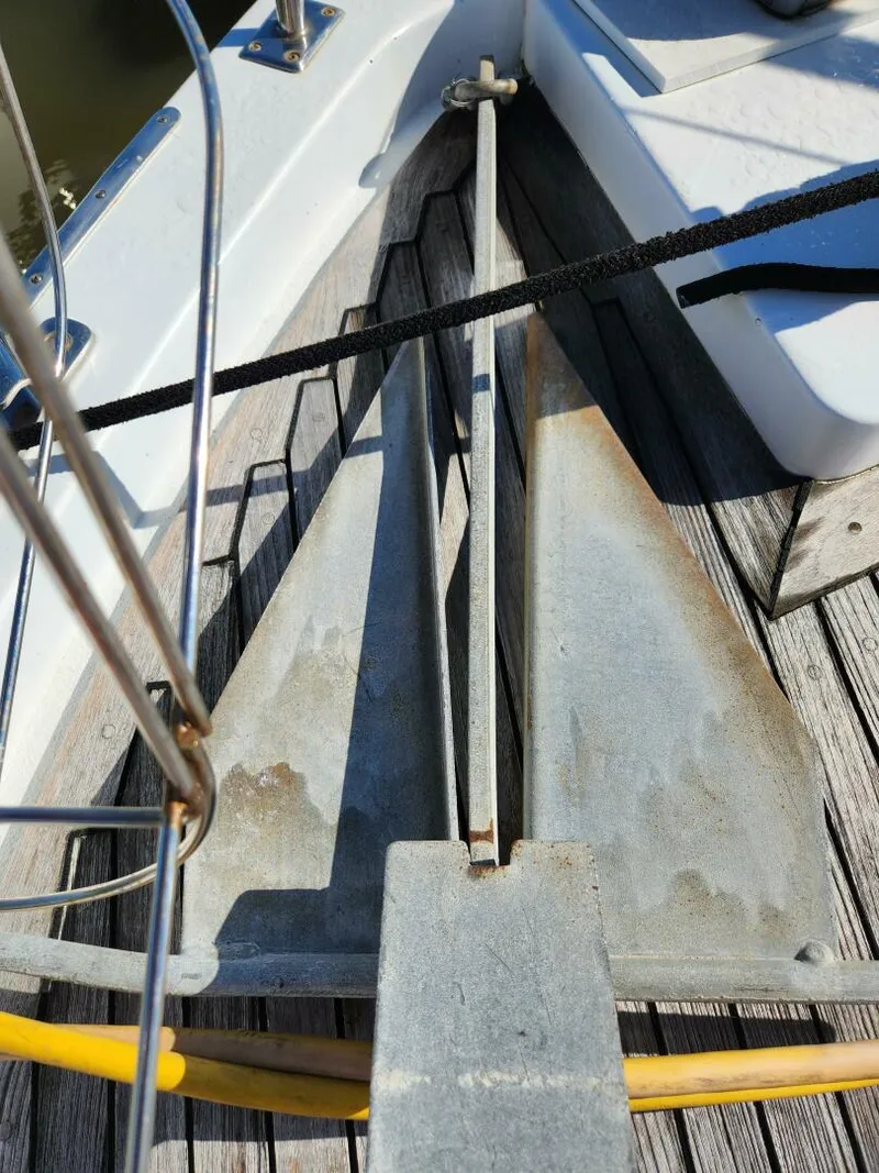 Slide: The Image of Marine Trader LaBelle 40 Sun Deck 1985 - 5308410