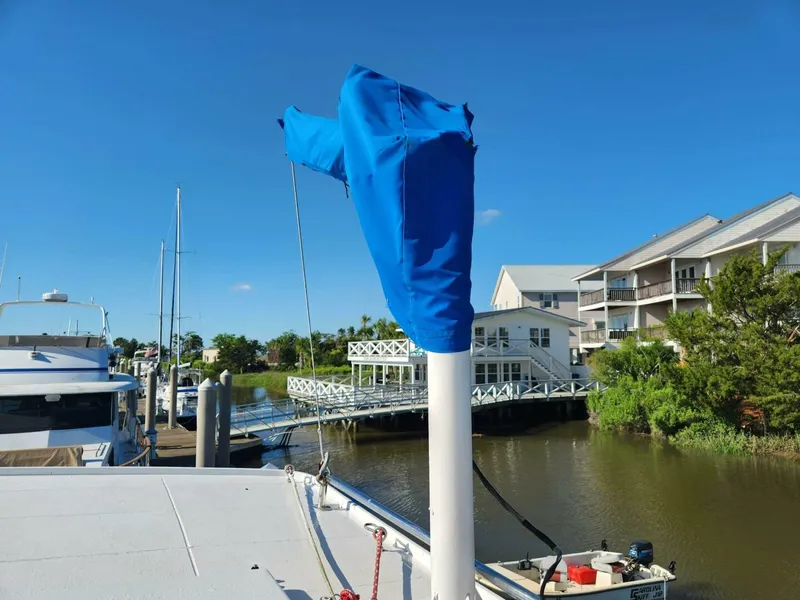 Slide: The Image of Marine Trader LaBelle 40 Sun Deck 1985 - 5308418