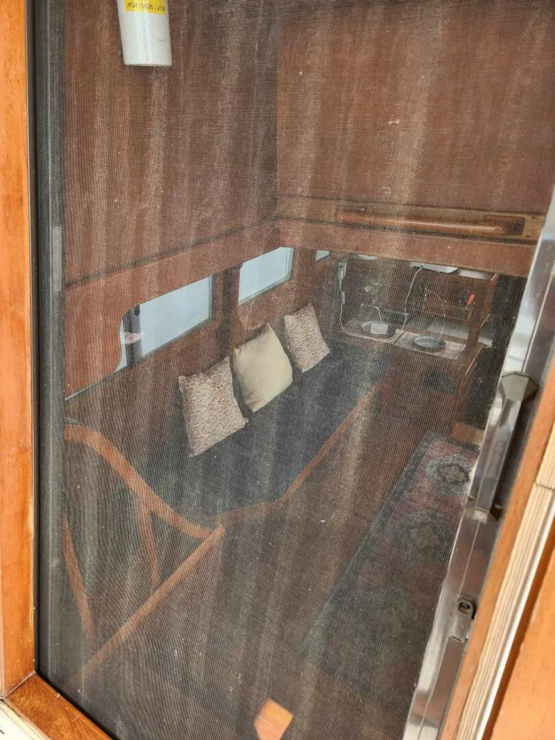 Slide: The Image of Marine Trader LaBelle 40 Sun Deck 1985 - 5308525