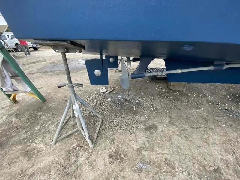 Slide: The Image of Marine Trader LaBelle 40 Sun Deck 1985 - 5308427