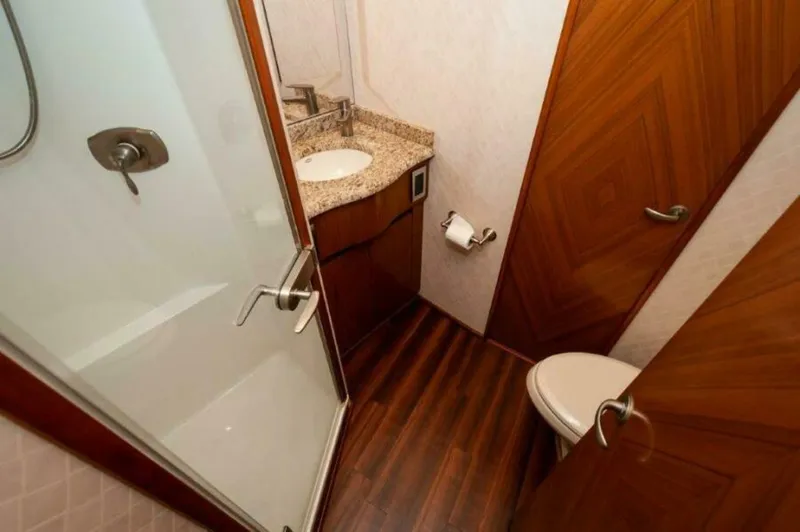 Slide: The Image of 2012 76 Viking Sky Bridge Barefoot Drive VIP Head - 5308317