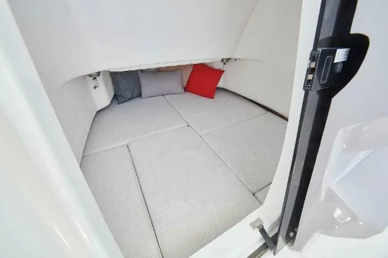 Slide: The Image of Jeanneau Leader 7.5 CC Series 3 2025 - 5308458