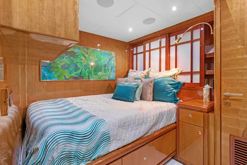 Slide: The Image of Stbd. Guest Berth Cabin   - 5351570