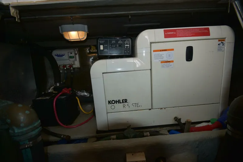 Slide: The Image of 2001 Luhrs 340 Convertible Power 9793673 978240381 0 140520250907 45 - 5309948