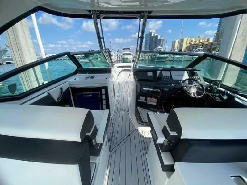 Slide: The Image of Monterey 385 SE 2018 - 5310131