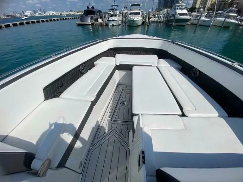 Slide: The Image of Monterey 385 SE 2018 - 5310134