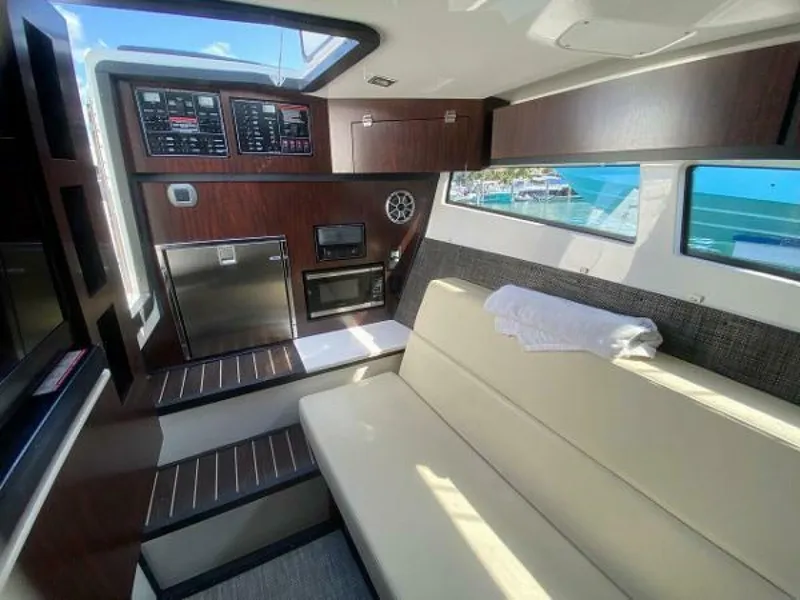 Slide: The Image of Monterey 385 SE 2018 - 5310141